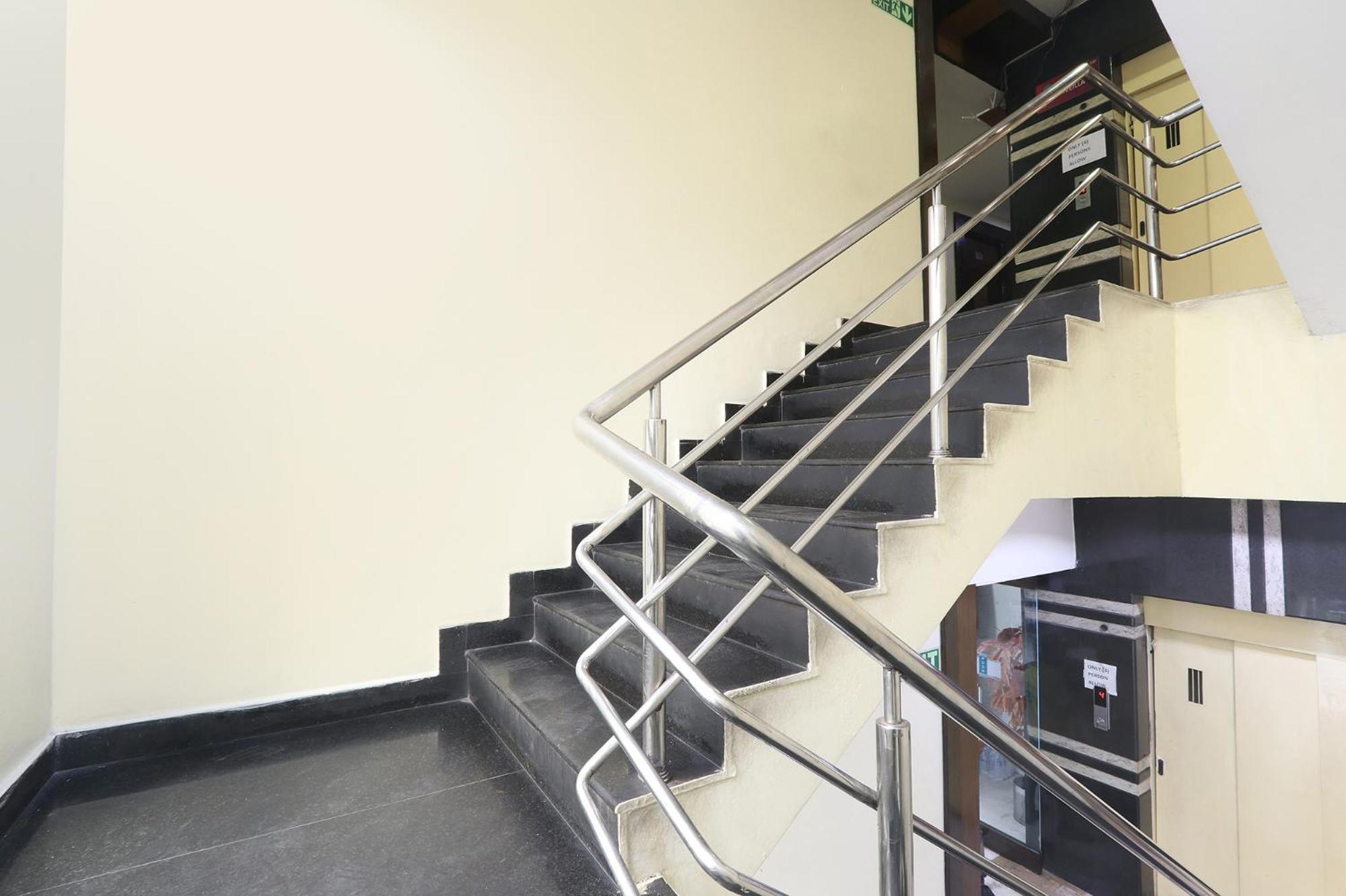 Fabhotel Royal Residency II - Nr Lakdikapul Metro Station Hyderabad Exteriör bild