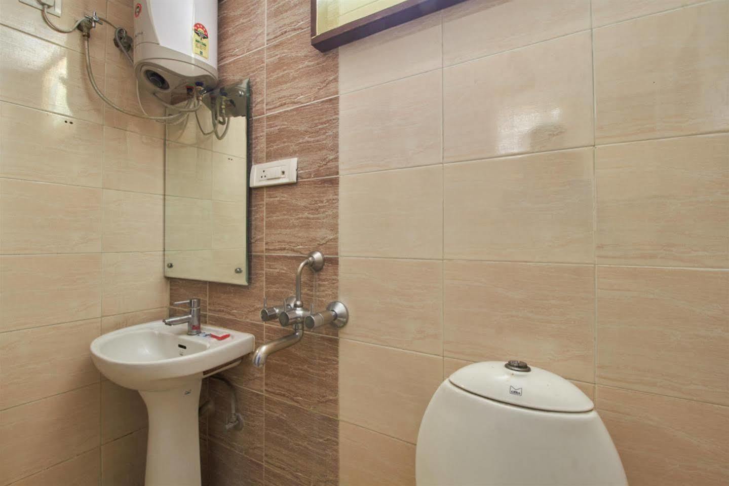 Fabhotel Royal Residency II - Nr Lakdikapul Metro Station Hyderabad Exteriör bild